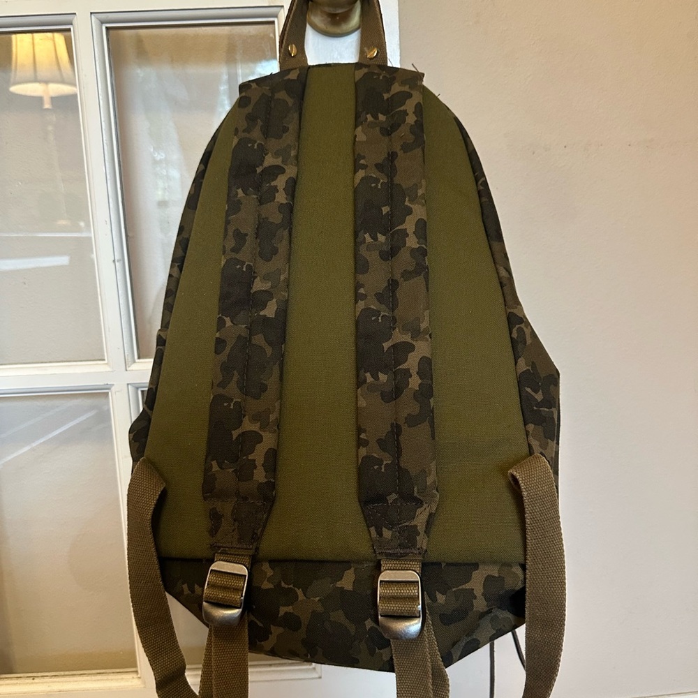Camouflage Backpack - Picture 6 of 10